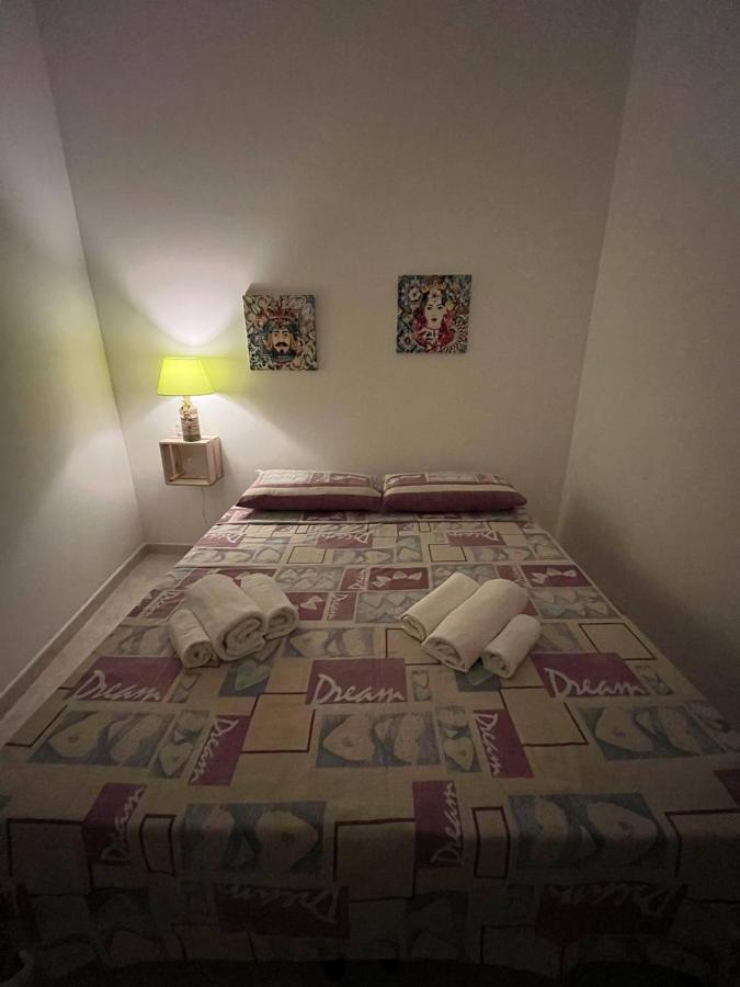 Al Cortile Di Maqueda Appartement Palermo Buitenkant foto