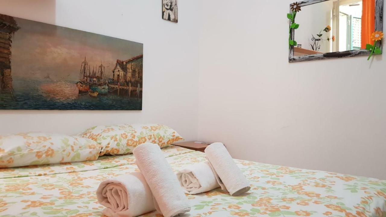 Al Cortile Di Maqueda Appartement Palermo Buitenkant foto